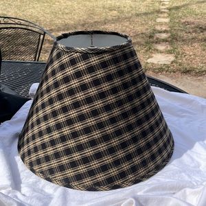 Lamps Plus beautiful black and beige rustic bell shape lamp shade. Barely used